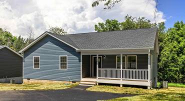 12 MCARTHUR ST, STAUNTON, Virginia 24401, 3 Bedrooms Bedrooms, ,2 BathroomsBathrooms,Residential,12 MCARTHUR ST,667026 MLS # 667026