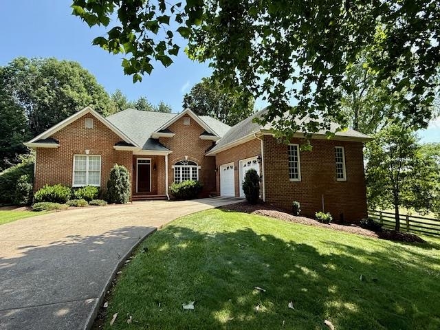 201 OAK RIDGE DR, STAUNTON, Virginia 24401, 3 Bedrooms Bedrooms, ,2 BathroomsBathrooms,Residential,201 OAK RIDGE DR,667029 MLS # 667029