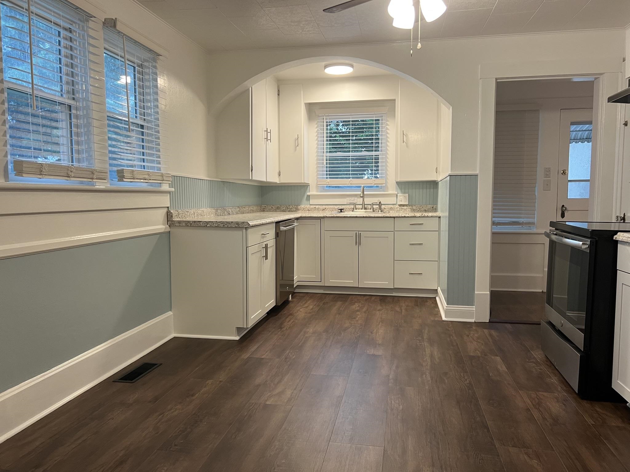 1602 PAIGE ST, STAUNTON, Virginia 24401, 3 Bedrooms Bedrooms, ,1 BathroomBathrooms,Residential,1602 PAIGE ST,667031 MLS # 667031