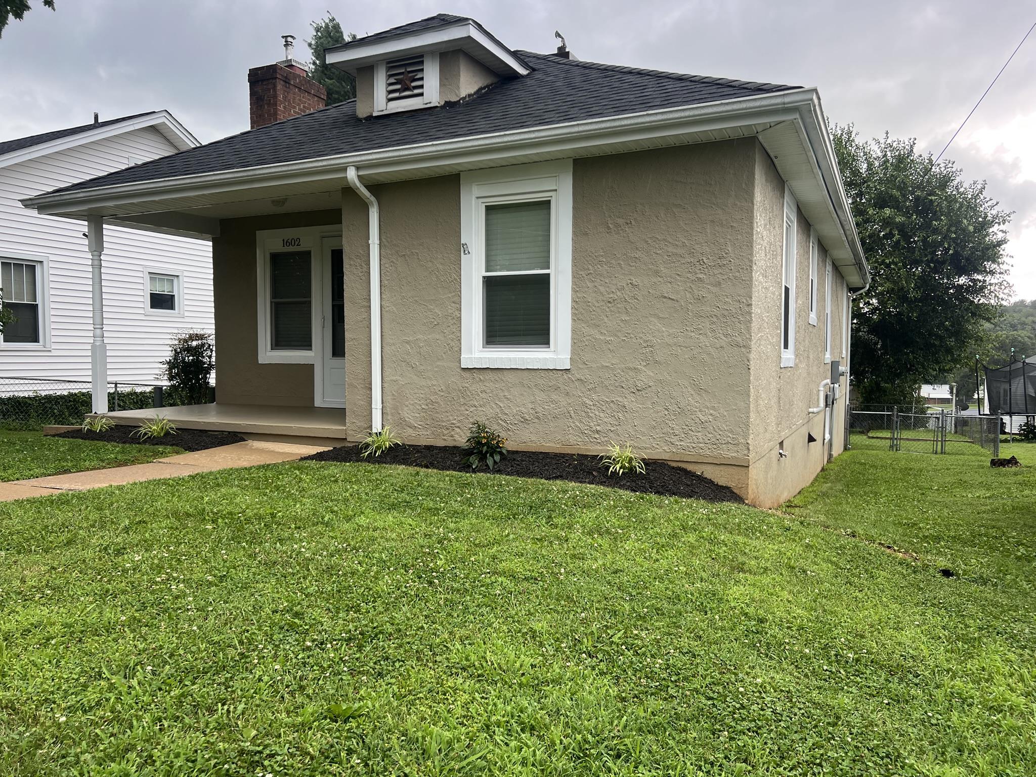 1602 PAIGE ST, STAUNTON, Virginia 24401, 3 Bedrooms Bedrooms, ,1 BathroomBathrooms,Residential,1602 PAIGE ST,667031 MLS # 667031