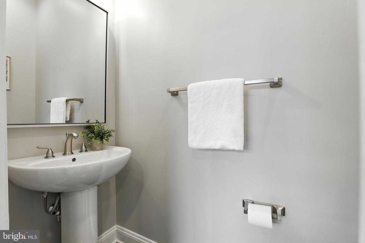 4348 4TH ST N, ARLINGTON, Virginia 22203, 4 Bedrooms Bedrooms, ,4 BathroomsBathrooms,Residential,For sale,4348 4TH ST N,VAAR2061026 MLS # VAAR2061026