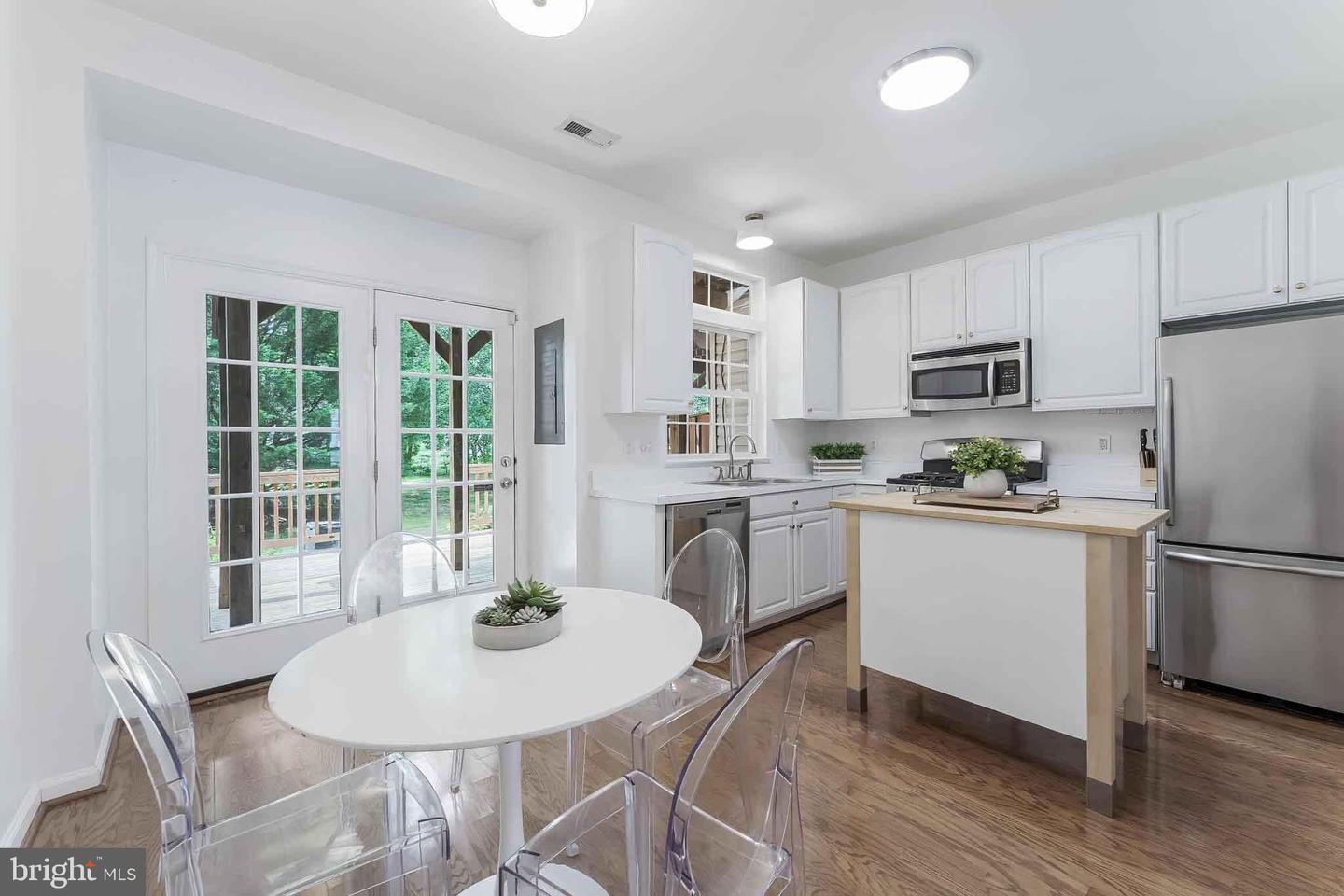 1955 TEASEL CT, WOODBRIDGE, Virginia 22192, 3 Bedrooms Bedrooms, 6 Rooms Rooms,2 BathroomsBathrooms,Residential,For sale,1955 TEASEL CT,VAPW2099486 MLS # VAPW2099486