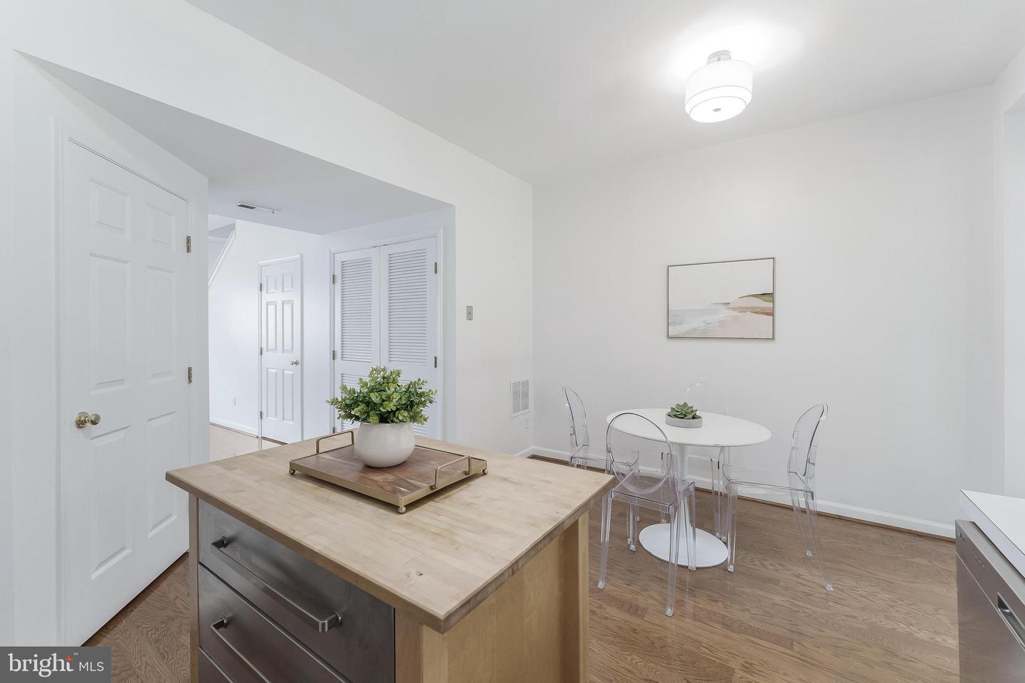 1955 TEASEL CT, WOODBRIDGE, Virginia 22192, 3 Bedrooms Bedrooms, 6 Rooms Rooms,2 BathroomsBathrooms,Residential,For sale,1955 TEASEL CT,VAPW2099486 MLS # VAPW2099486