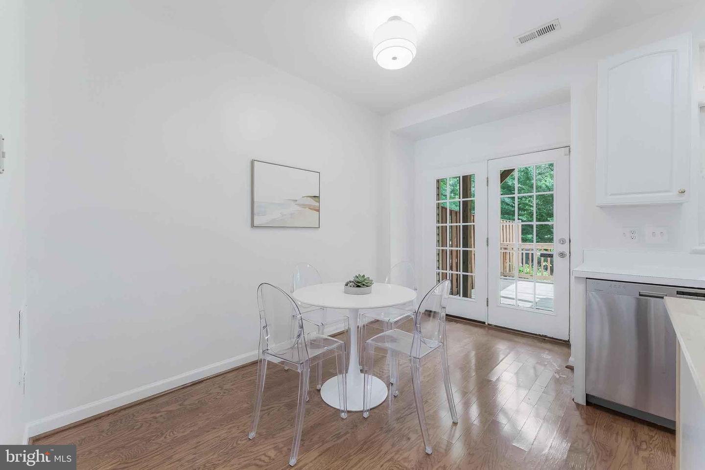 1955 TEASEL CT, WOODBRIDGE, Virginia 22192, 3 Bedrooms Bedrooms, 6 Rooms Rooms,2 BathroomsBathrooms,Residential,For sale,1955 TEASEL CT,VAPW2099486 MLS # VAPW2099486