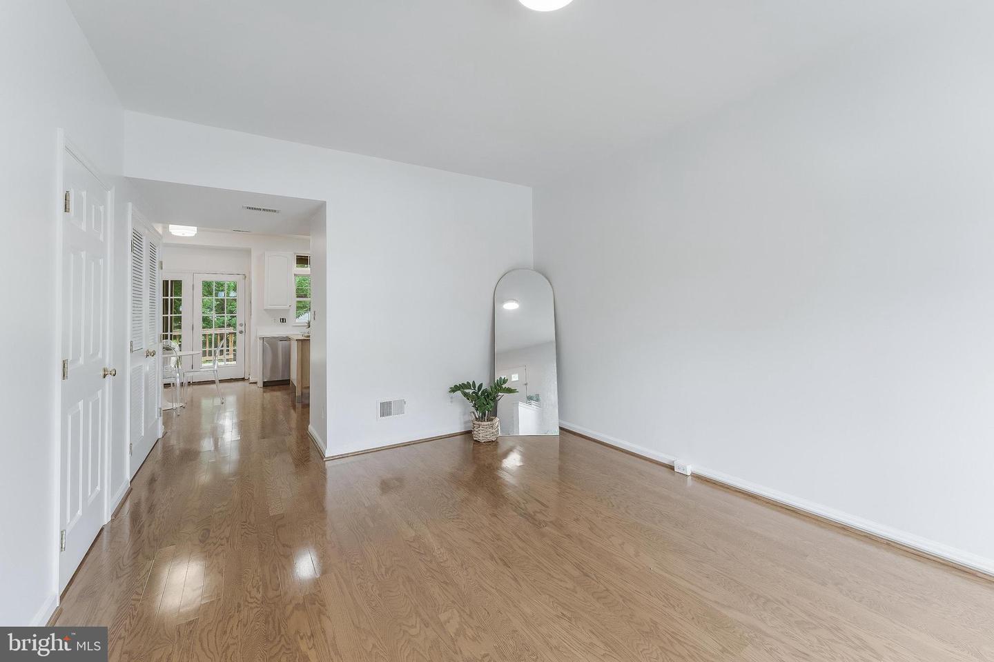 1955 TEASEL CT, WOODBRIDGE, Virginia 22192, 3 Bedrooms Bedrooms, 6 Rooms Rooms,2 BathroomsBathrooms,Residential,For sale,1955 TEASEL CT,VAPW2099486 MLS # VAPW2099486