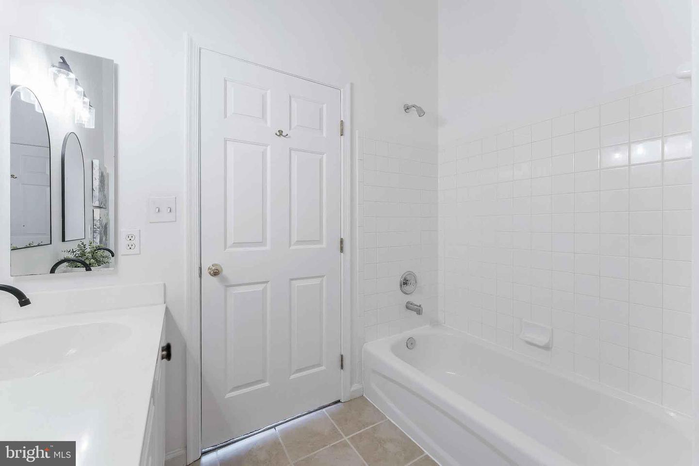 1955 TEASEL CT, WOODBRIDGE, Virginia 22192, 3 Bedrooms Bedrooms, 6 Rooms Rooms,2 BathroomsBathrooms,Residential,For sale,1955 TEASEL CT,VAPW2099486 MLS # VAPW2099486