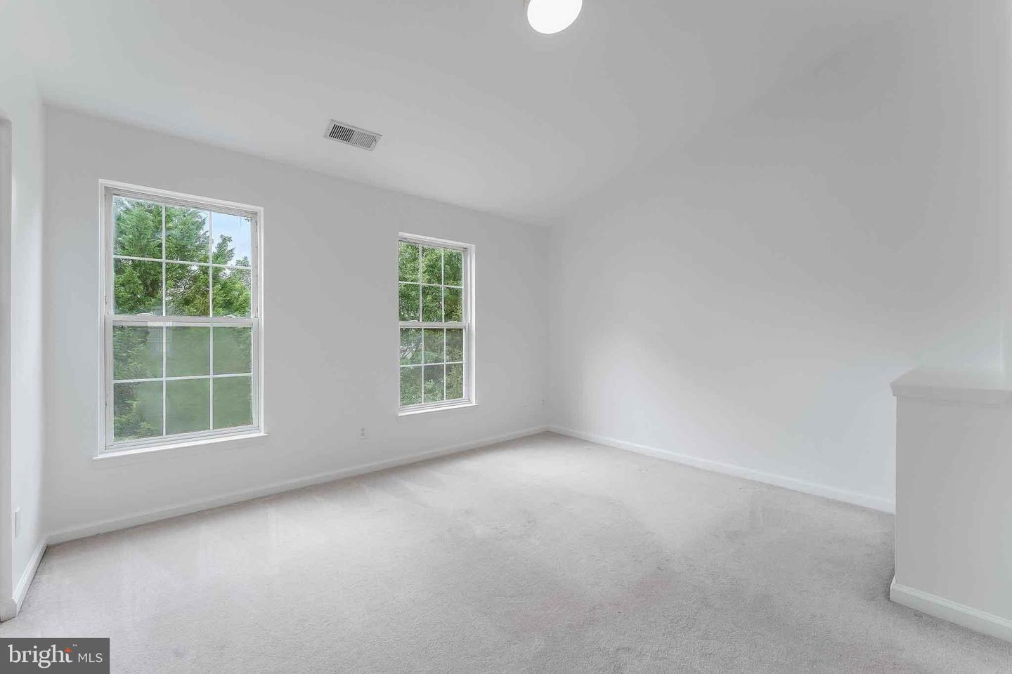 1955 TEASEL CT, WOODBRIDGE, Virginia 22192, 3 Bedrooms Bedrooms, 6 Rooms Rooms,2 BathroomsBathrooms,Residential,For sale,1955 TEASEL CT,VAPW2099486 MLS # VAPW2099486