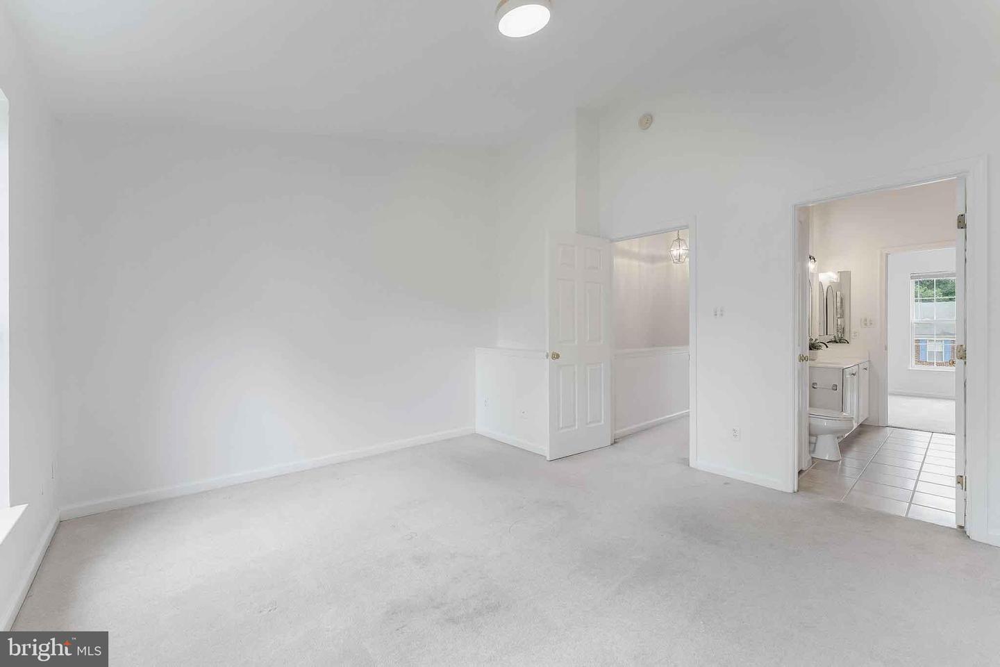 1955 TEASEL CT, WOODBRIDGE, Virginia 22192, 3 Bedrooms Bedrooms, 6 Rooms Rooms,2 BathroomsBathrooms,Residential,For sale,1955 TEASEL CT,VAPW2099486 MLS # VAPW2099486