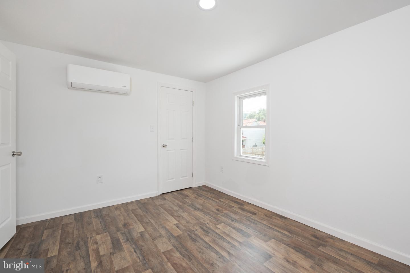 512 SHORT ST, FRONT ROYAL, Virginia 22630, 2 Bedrooms Bedrooms, ,1 BathroomBathrooms,Residential,For sale,512 SHORT ST,VAWR2011758 MLS # VAWR2011758