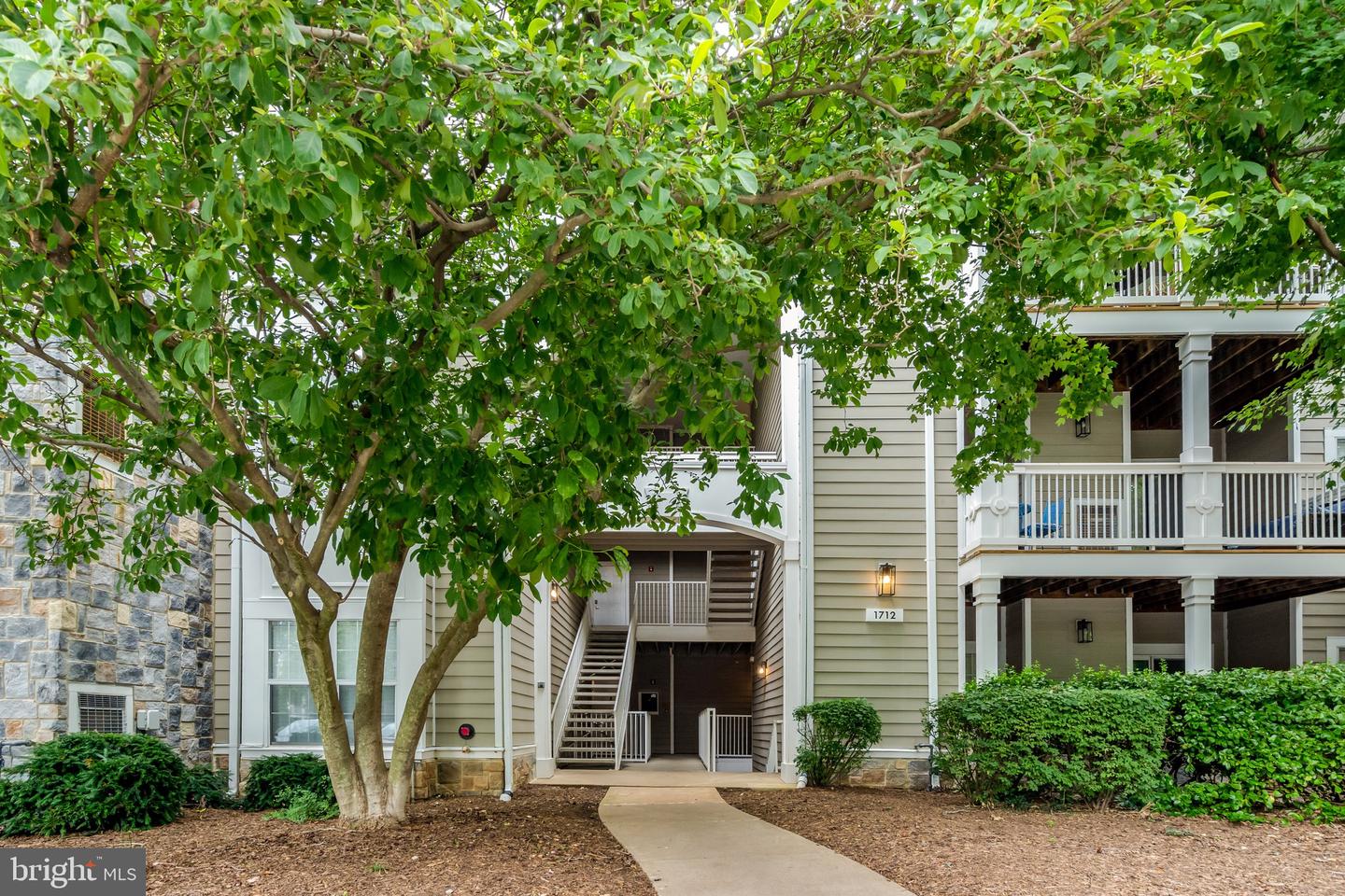 1712 LAKE SHORE CREST DR #14, RESTON, Virginia 20190, 1 Bedroom Bedrooms, ,1 BathroomBathrooms,Residential,For sale,1712 LAKE SHORE CREST DR #14,VAFX2256712 MLS # VAFX2256712