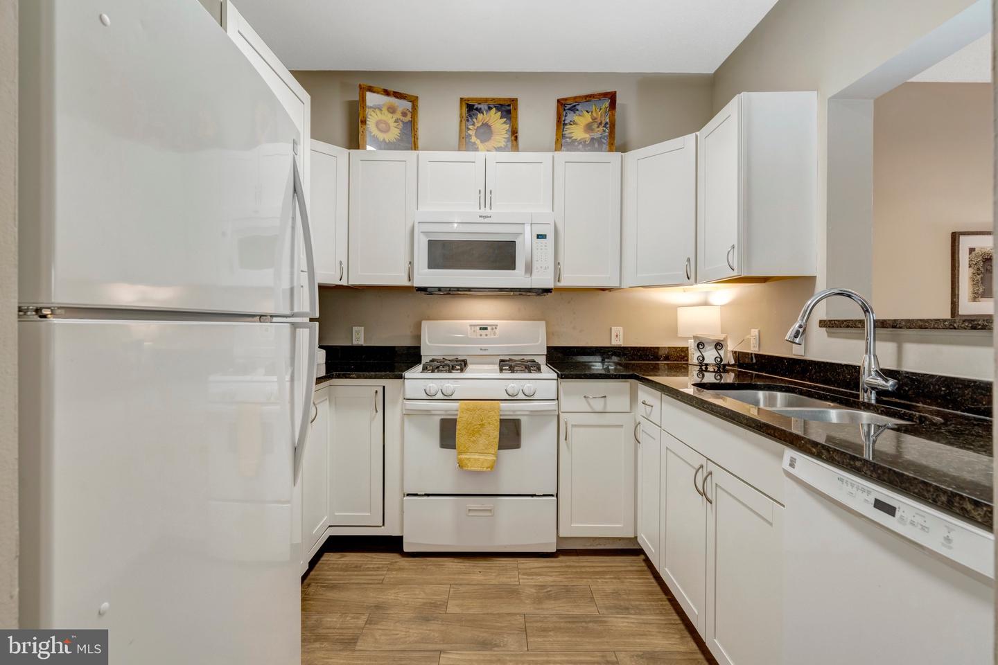 1712 LAKE SHORE CREST DR #14, RESTON, Virginia 20190, 1 Bedroom Bedrooms, ,1 BathroomBathrooms,Residential,For sale,1712 LAKE SHORE CREST DR #14,VAFX2256712 MLS # VAFX2256712