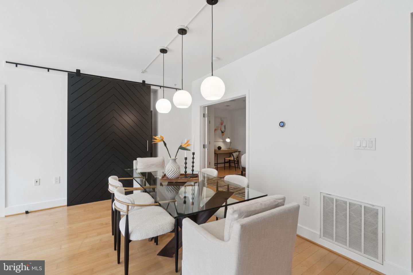 1401 Q ST NW #404, WASHINGTON, District Of Columbia 20009, 2 Bedrooms Bedrooms, ,2 BathroomsBathrooms,Residential,For sale,1401 Q ST NW #404,DCDC2211456 MLS # DCDC2211456