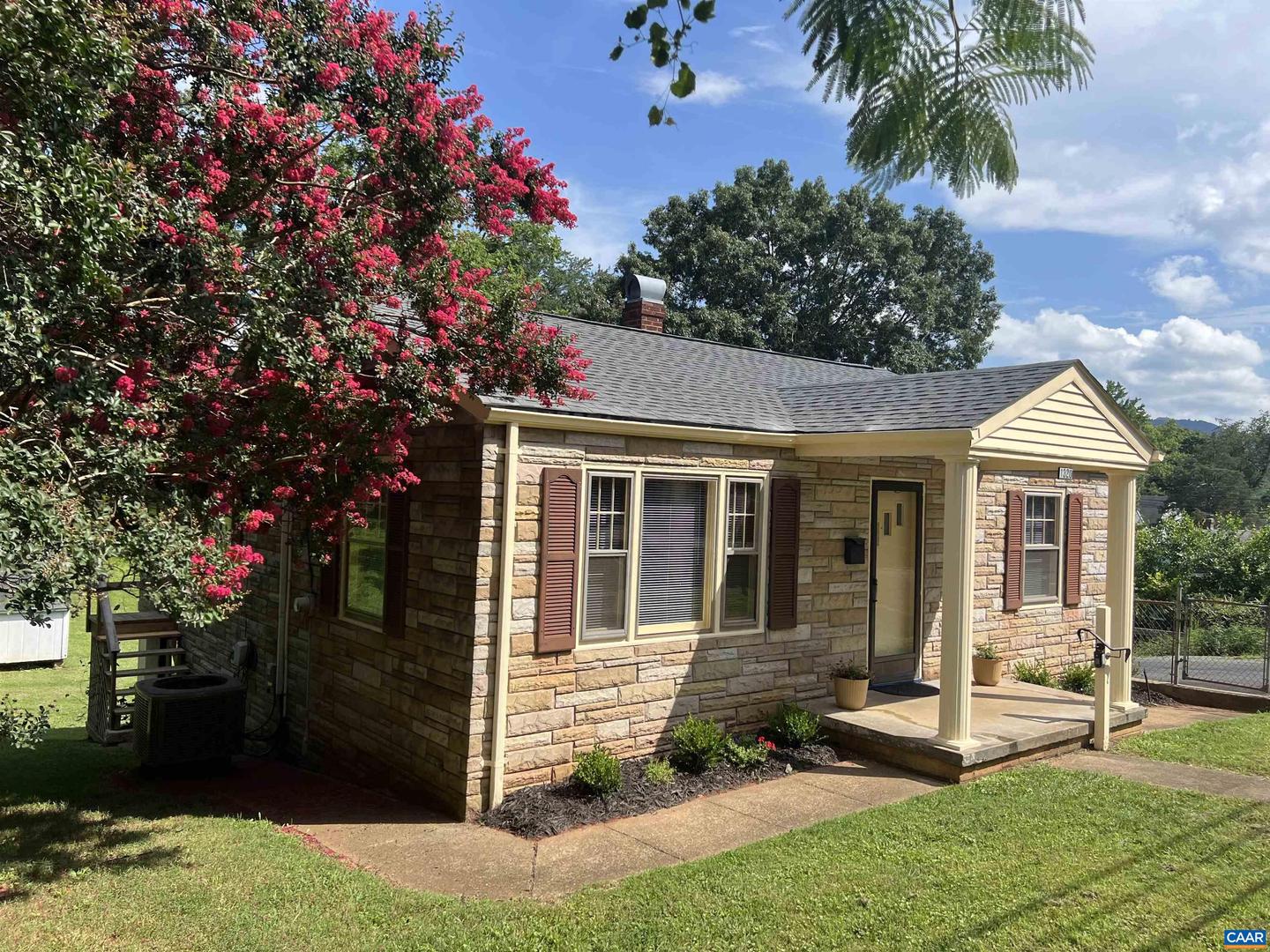 1320 AVON ST, CHARLOTTESVILLE, Virginia 22902, 2 Bedrooms Bedrooms, ,1 BathroomBathrooms,Residential,For sale,1320 AVON ST,666985 MLS # 666985