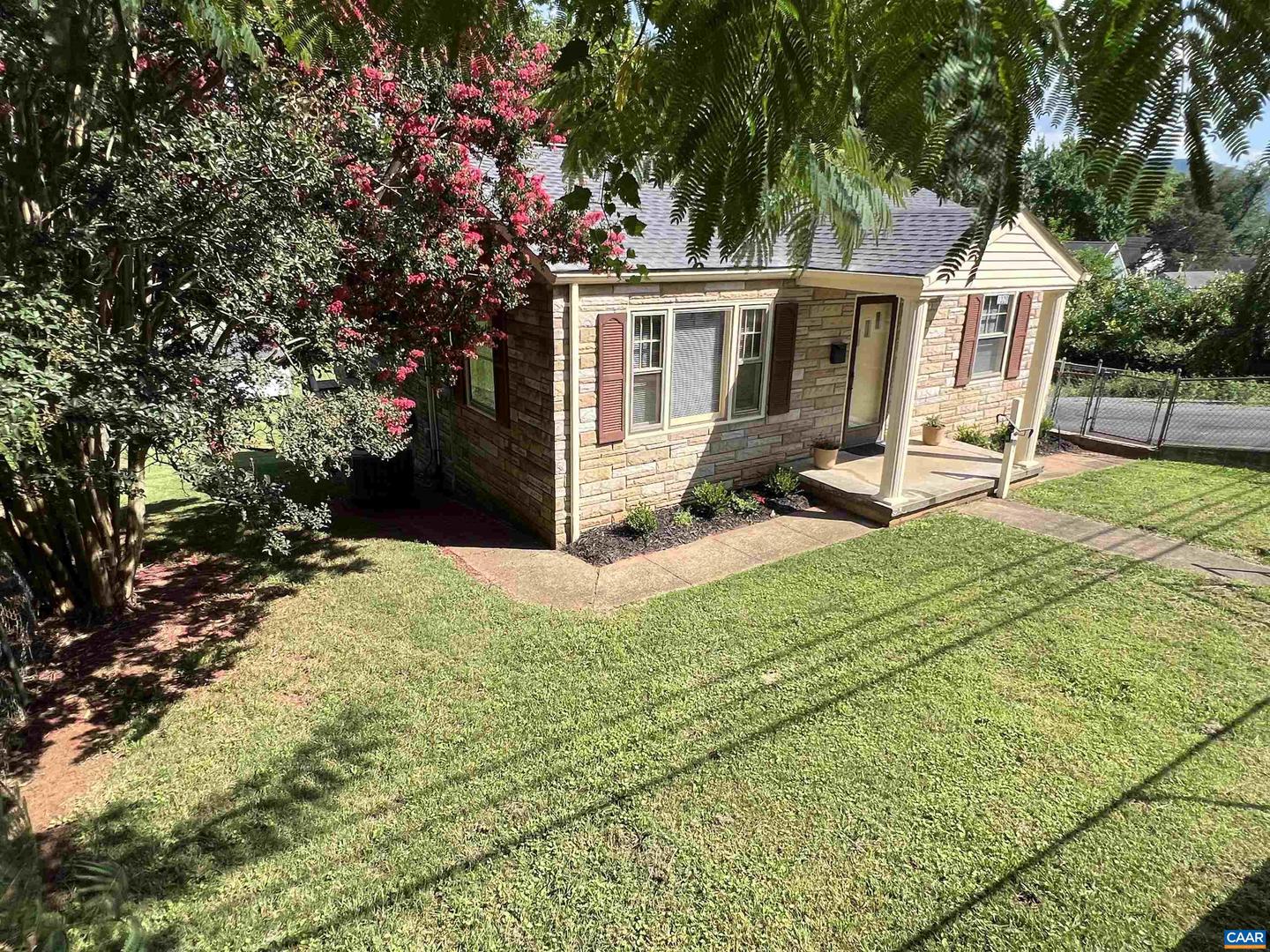 1320 AVON ST, CHARLOTTESVILLE, Virginia 22902, 2 Bedrooms Bedrooms, ,1 BathroomBathrooms,Residential,For sale,1320 AVON ST,666985 MLS # 666985