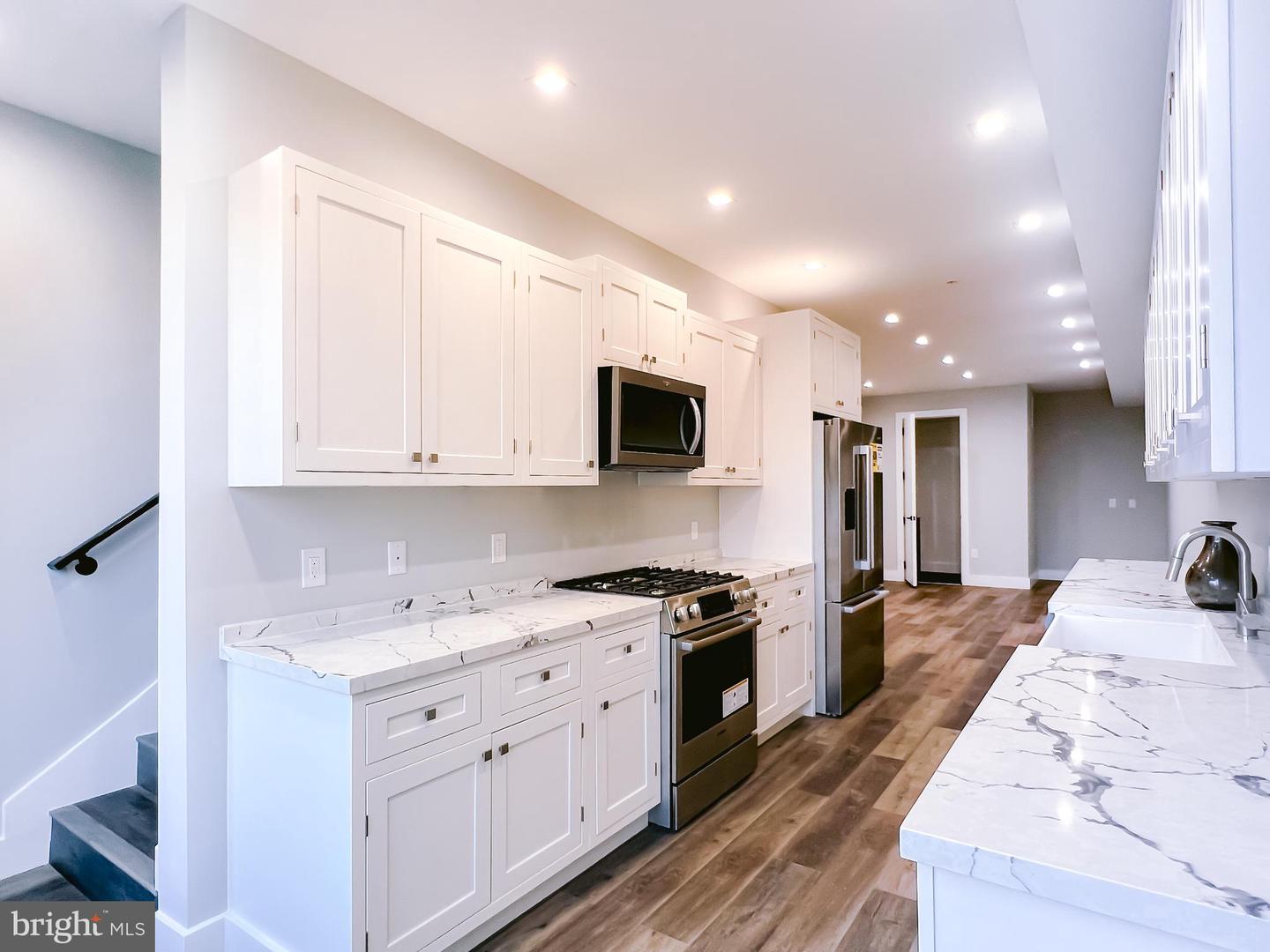 1266 HOLBROOK TER NE #UPPER UNIT, WASHINGTON, District Of Columbia 20002, 2 Bedrooms Bedrooms, ,3 BathroomsBathrooms,Residential,For sale,1266 HOLBROOK TER NE #UPPER UNIT,DCDC2211510 MLS # DCDC2211510