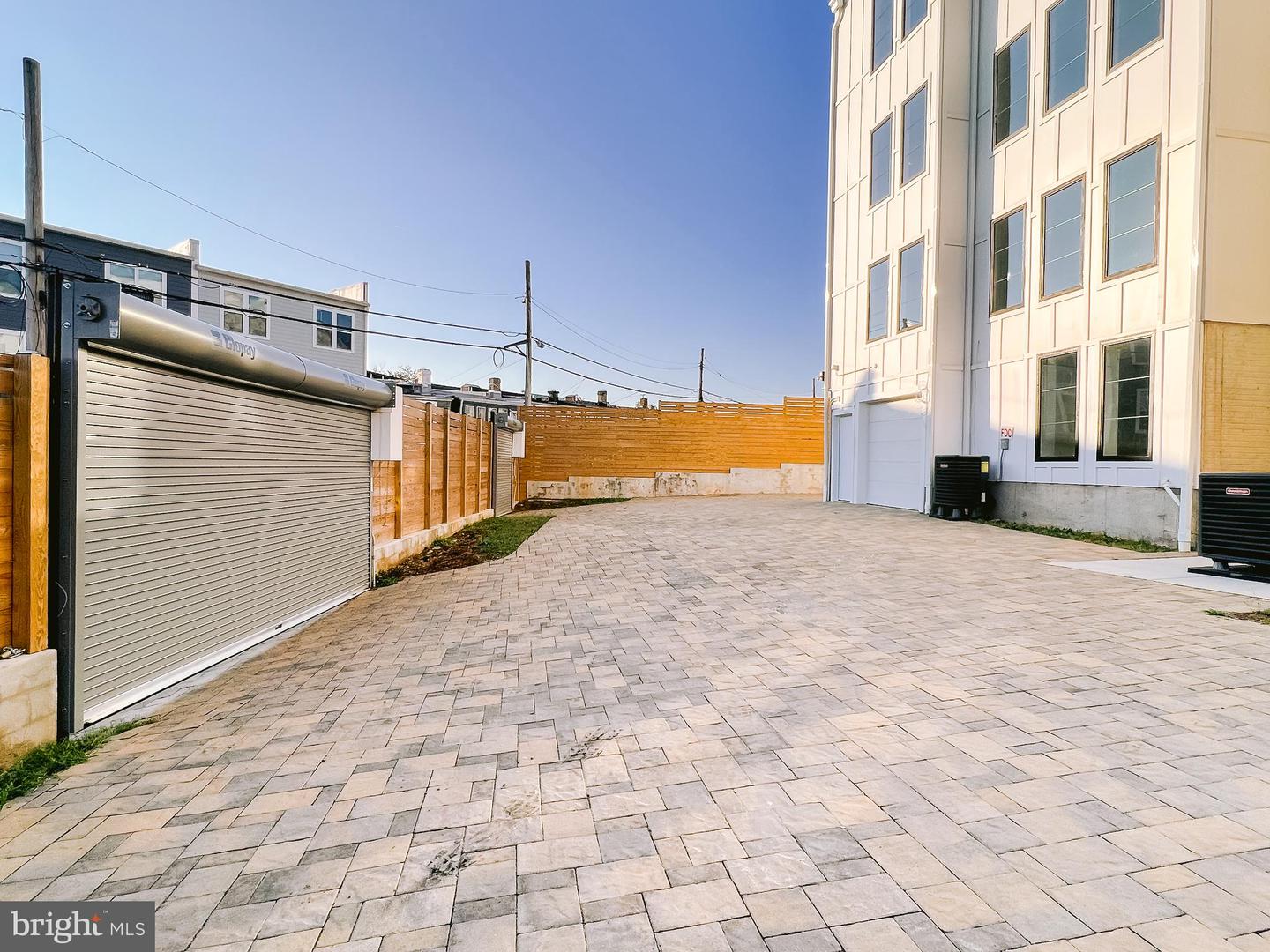 1266 HOLBROOK TER NE #UPPER UNIT, WASHINGTON, District Of Columbia 20002, 2 Bedrooms Bedrooms, ,3 BathroomsBathrooms,Residential,For sale,1266 HOLBROOK TER NE #UPPER UNIT,DCDC2211510 MLS # DCDC2211510