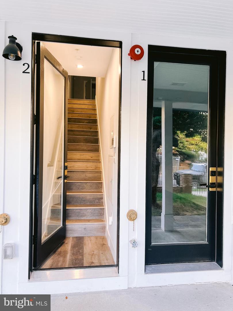 1266 HOLBROOK TER NE #UPPER UNIT, WASHINGTON, District Of Columbia 20002, 2 Bedrooms Bedrooms, ,3 BathroomsBathrooms,Residential,For sale,1266 HOLBROOK TER NE #UPPER UNIT,DCDC2211510 MLS # DCDC2211510