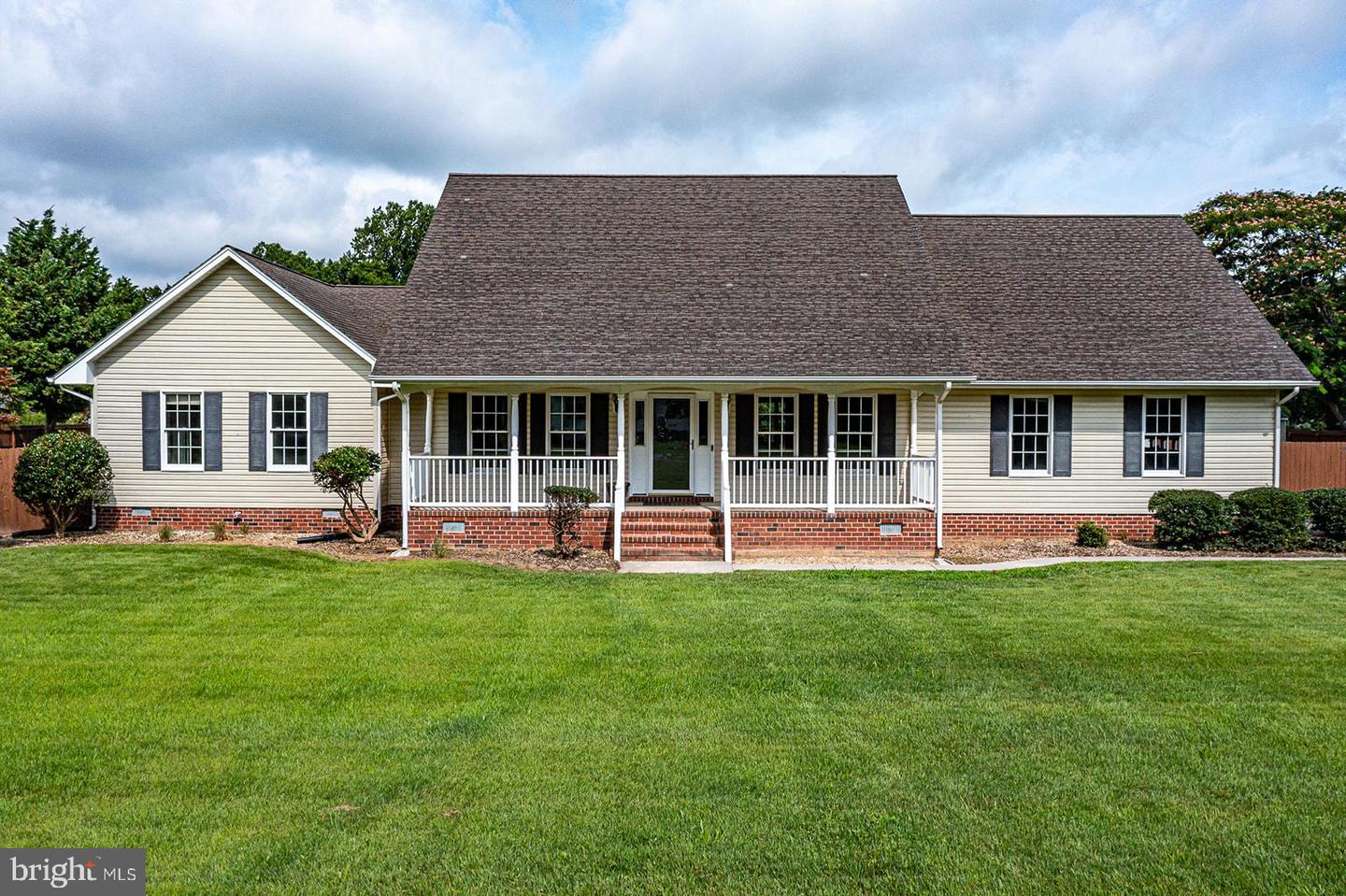 47 ROSEBERRY LN, URBANNA, Virginia 23175, 3 Bedrooms Bedrooms, 8 Rooms Rooms,3 BathroomsBathrooms,Residential,For sale,47 ROSEBERRY LN,VAMX2000224 MLS # VAMX2000224