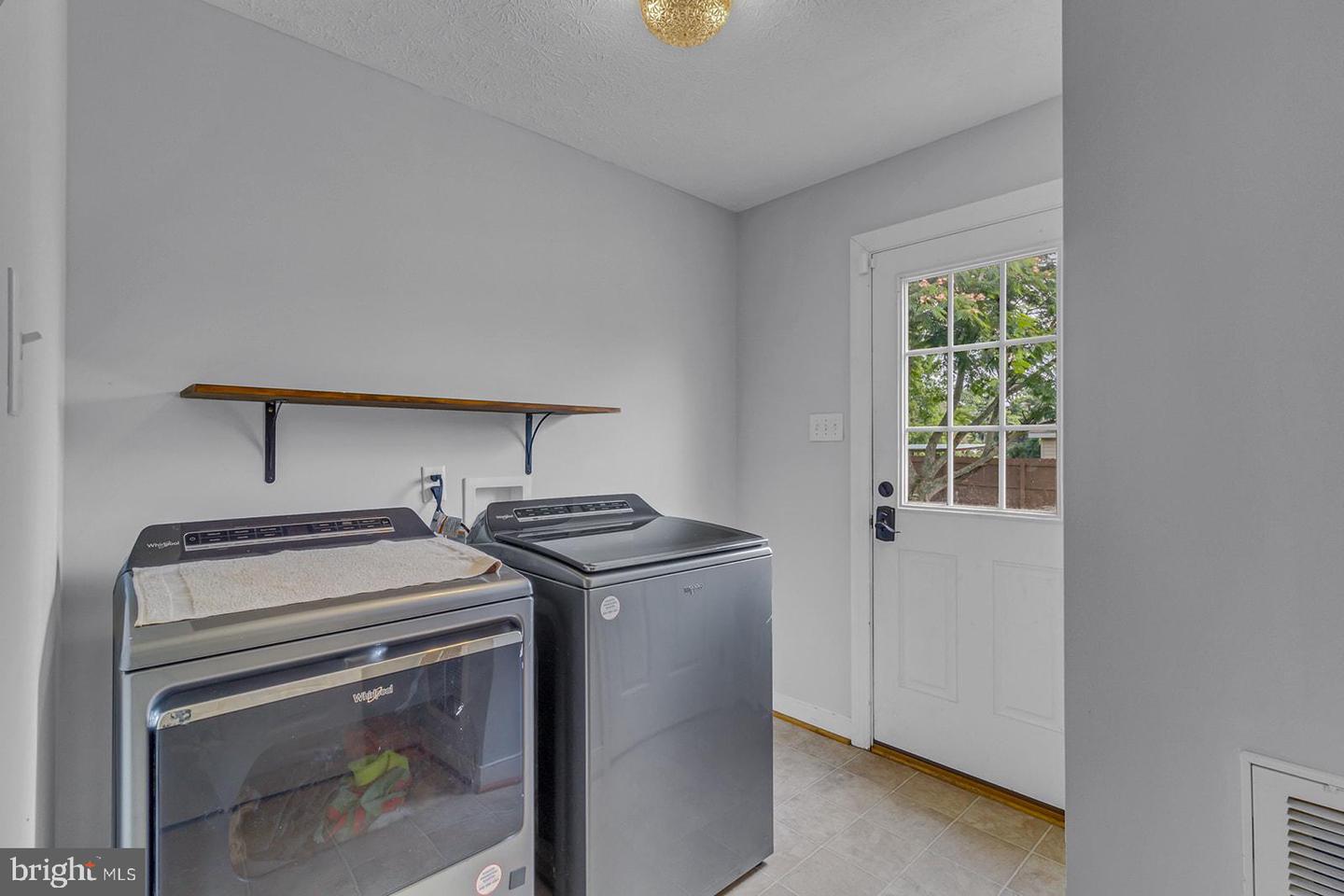 47 ROSEBERRY LN, URBANNA, Virginia 23175, 3 Bedrooms Bedrooms, 8 Rooms Rooms,3 BathroomsBathrooms,Residential,For sale,47 ROSEBERRY LN,VAMX2000224 MLS # VAMX2000224