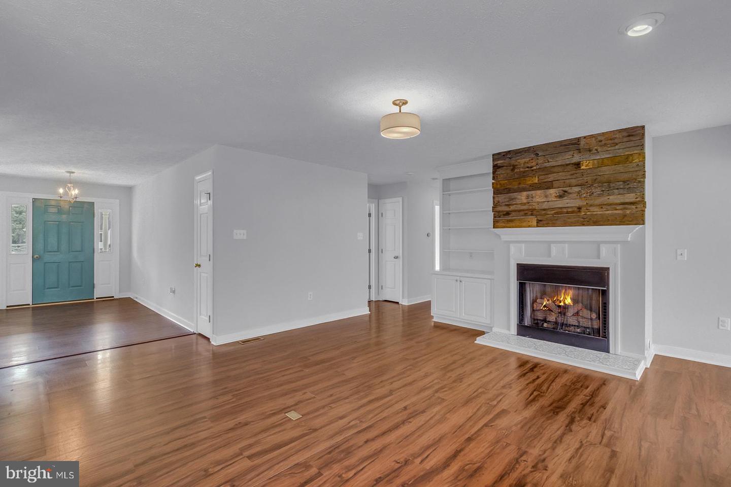 47 ROSEBERRY LN, URBANNA, Virginia 23175, 3 Bedrooms Bedrooms, 8 Rooms Rooms,3 BathroomsBathrooms,Residential,For sale,47 ROSEBERRY LN,VAMX2000224 MLS # VAMX2000224