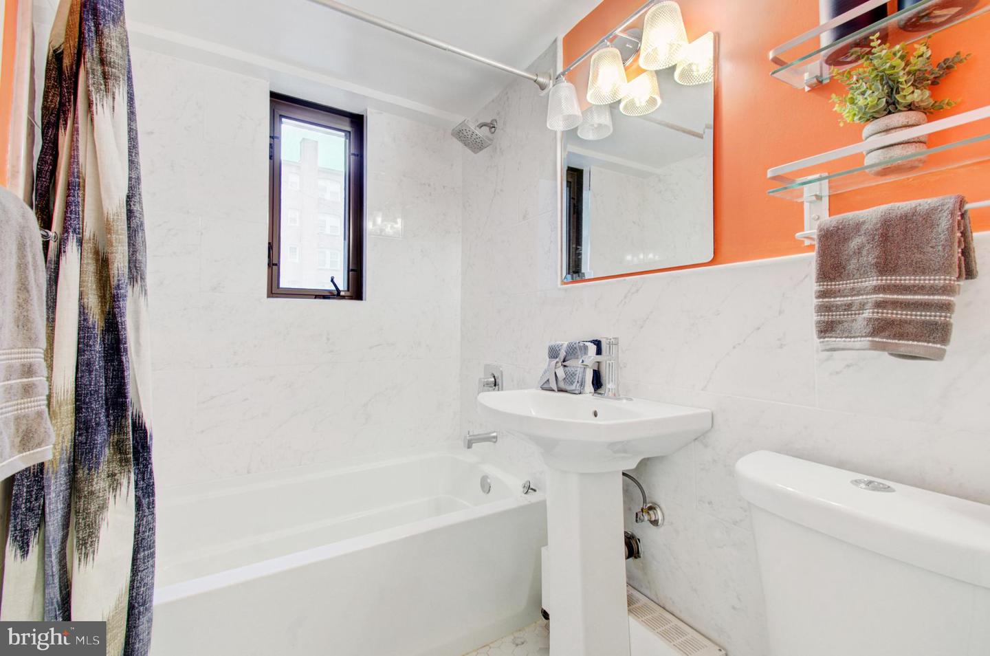 5410 CONNECTICUT AVE NW #206, WASHINGTON, District Of Columbia 20015, 2 Bedrooms Bedrooms, ,1 BathroomBathrooms,Residential,For sale,5410 CONNECTICUT AVE NW #206,DCDC2211522 MLS # DCDC2211522