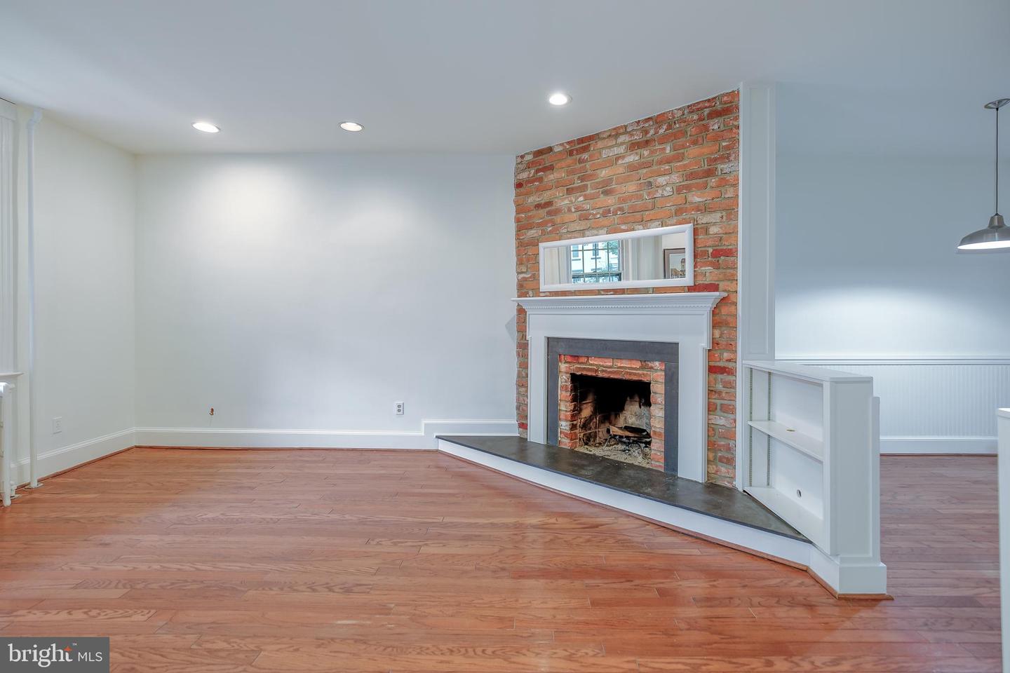 323 14TH ST NE, WASHINGTON, District Of Columbia 20002, 3 Bedrooms Bedrooms, ,1 BathroomBathrooms,Residential,For sale,323 14TH ST NE,DCDC2211528 MLS # DCDC2211528