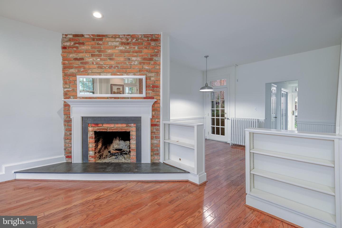 323 14TH ST NE, WASHINGTON, District Of Columbia 20002, 3 Bedrooms Bedrooms, ,1 BathroomBathrooms,Residential,For sale,323 14TH ST NE,DCDC2211528 MLS # DCDC2211528