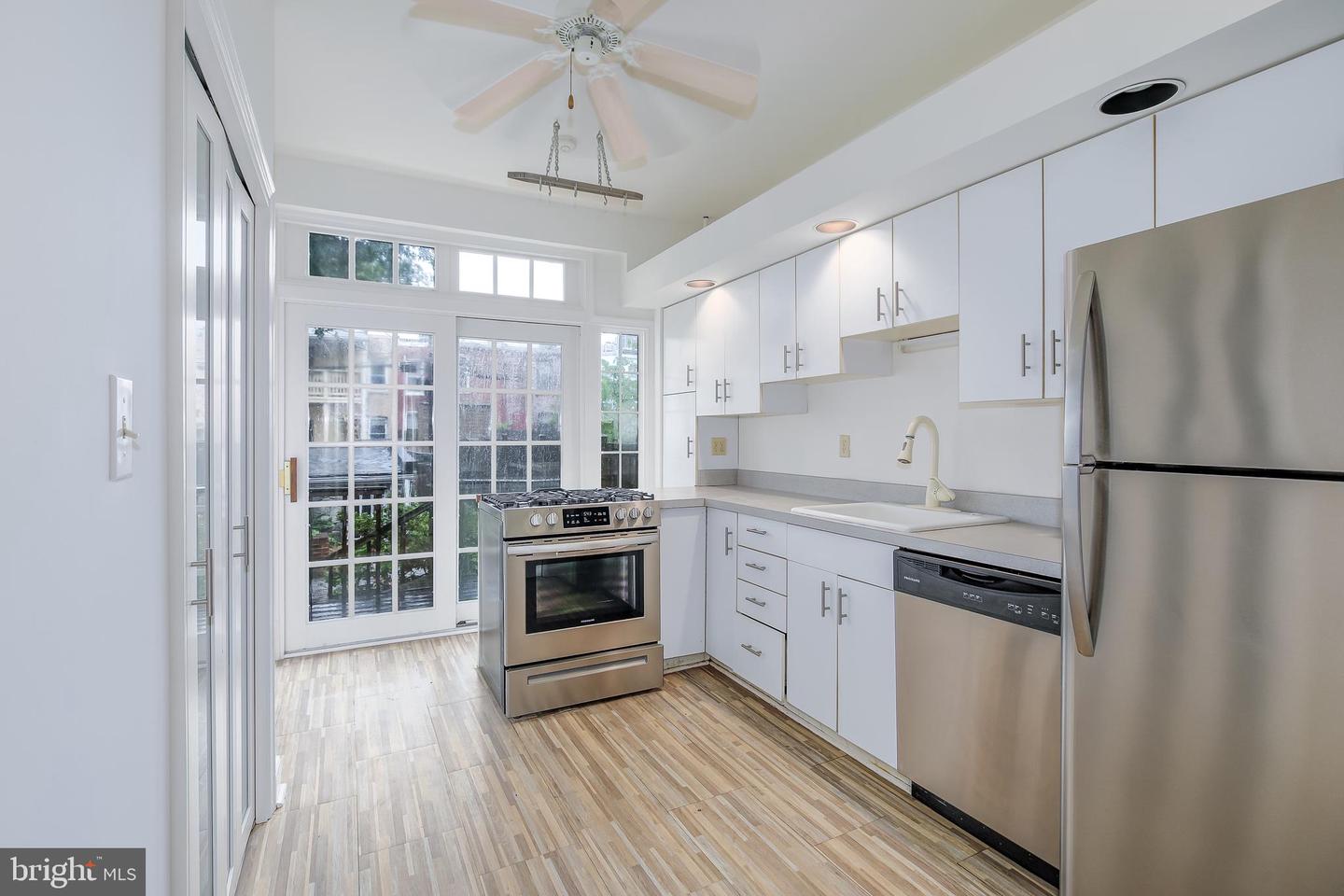 323 14TH ST NE, WASHINGTON, District Of Columbia 20002, 3 Bedrooms Bedrooms, ,1 BathroomBathrooms,Residential,For sale,323 14TH ST NE,DCDC2211528 MLS # DCDC2211528