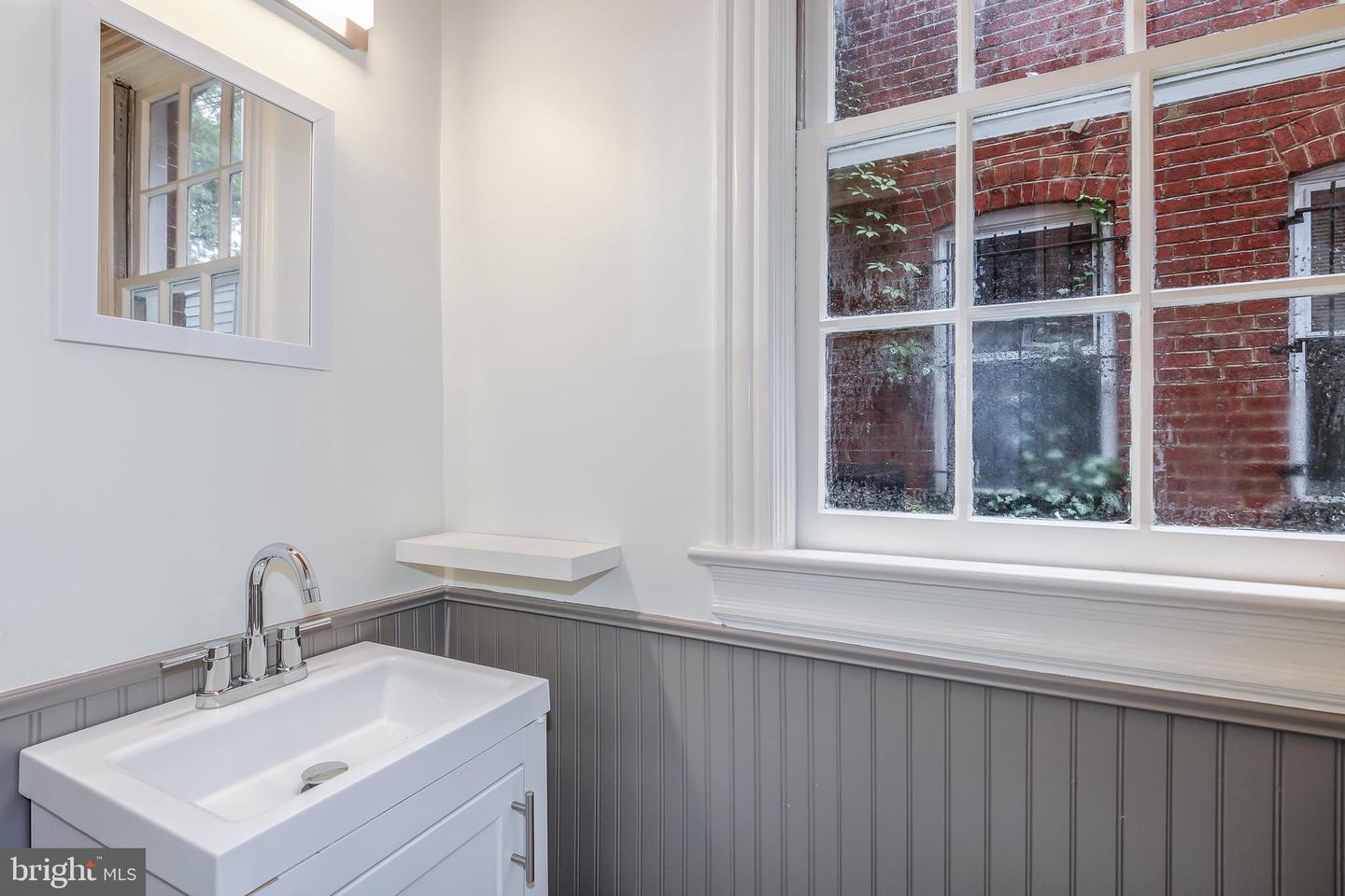 323 14TH ST NE, WASHINGTON, District Of Columbia 20002, 3 Bedrooms Bedrooms, ,1 BathroomBathrooms,Residential,For sale,323 14TH ST NE,DCDC2211528 MLS # DCDC2211528