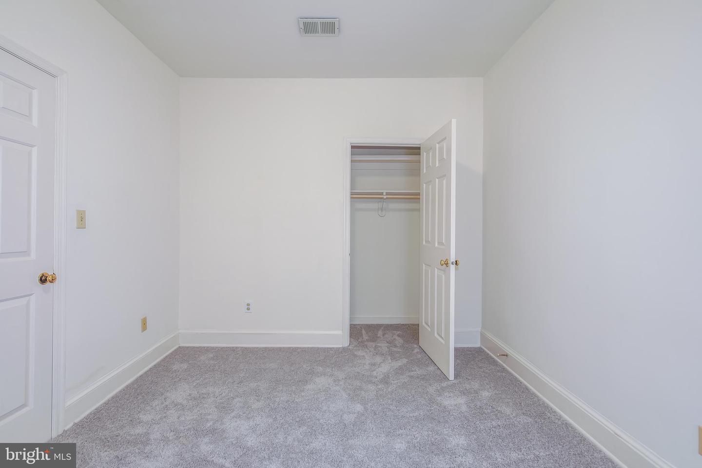 323 14TH ST NE, WASHINGTON, District Of Columbia 20002, 3 Bedrooms Bedrooms, ,1 BathroomBathrooms,Residential,For sale,323 14TH ST NE,DCDC2211528 MLS # DCDC2211528