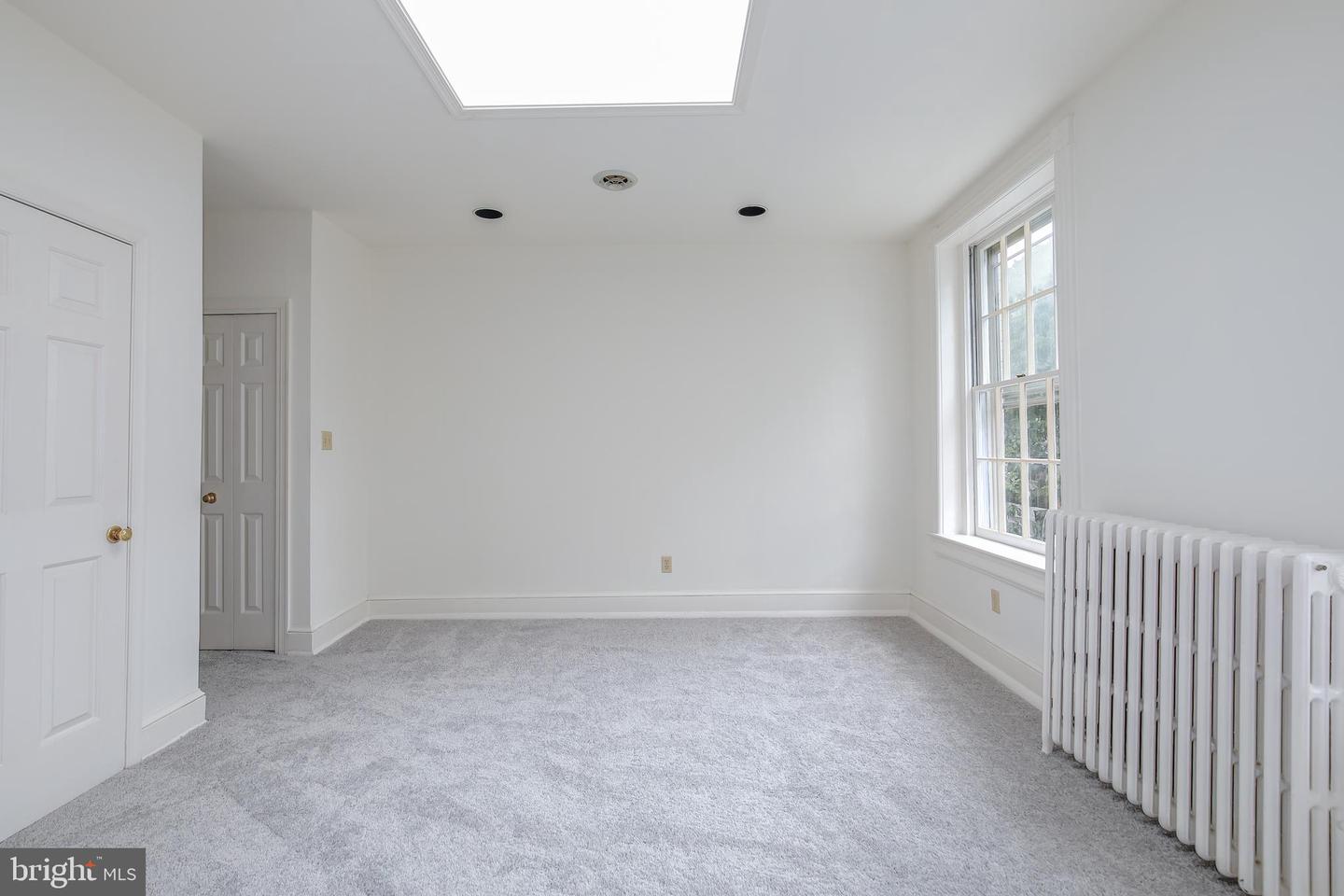 323 14TH ST NE, WASHINGTON, District Of Columbia 20002, 3 Bedrooms Bedrooms, ,1 BathroomBathrooms,Residential,For sale,323 14TH ST NE,DCDC2211528 MLS # DCDC2211528