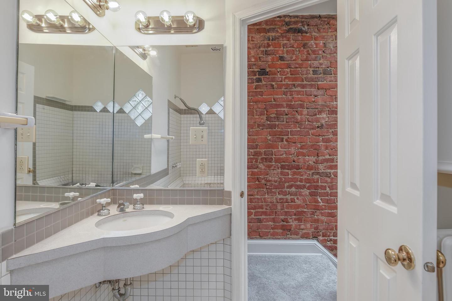323 14TH ST NE, WASHINGTON, District Of Columbia 20002, 3 Bedrooms Bedrooms, ,1 BathroomBathrooms,Residential,For sale,323 14TH ST NE,DCDC2211528 MLS # DCDC2211528
