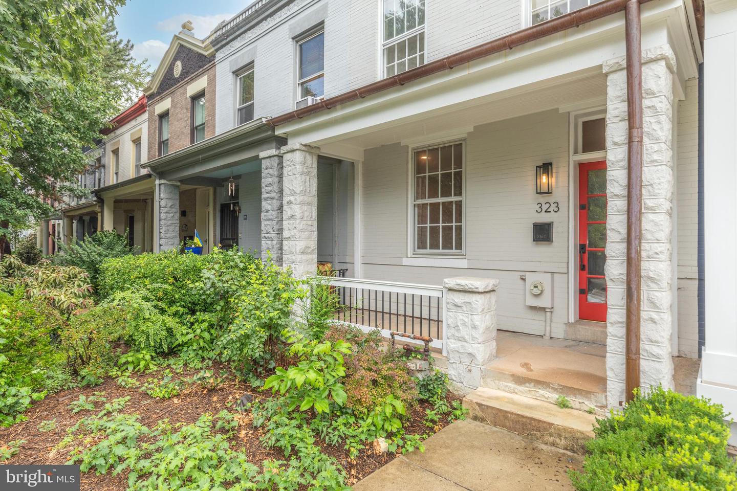 323 14TH ST NE, WASHINGTON, District Of Columbia 20002, 3 Bedrooms Bedrooms, ,1 BathroomBathrooms,Residential,For sale,323 14TH ST NE,DCDC2211528 MLS # DCDC2211528