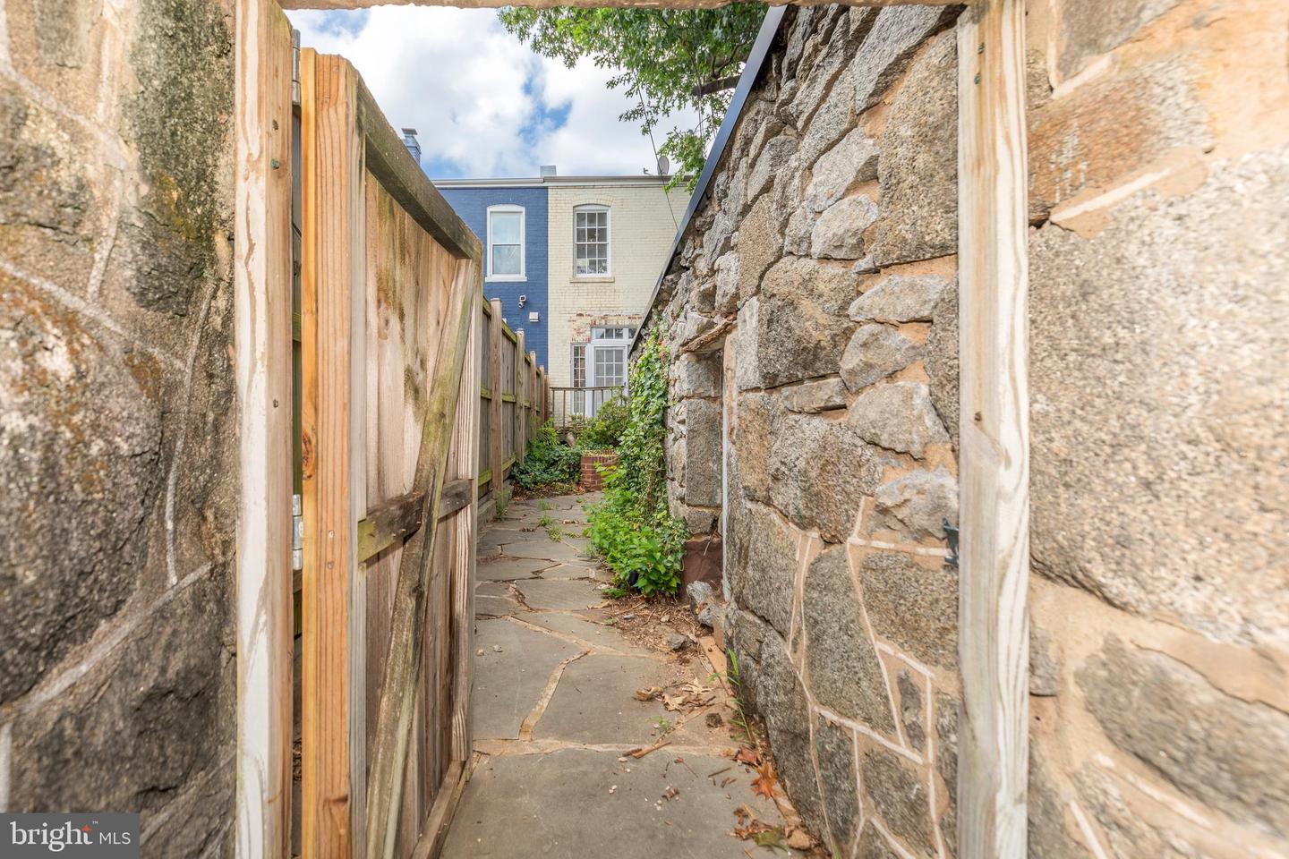 323 14TH ST NE, WASHINGTON, District Of Columbia 20002, 3 Bedrooms Bedrooms, ,1 BathroomBathrooms,Residential,For sale,323 14TH ST NE,DCDC2211528 MLS # DCDC2211528
