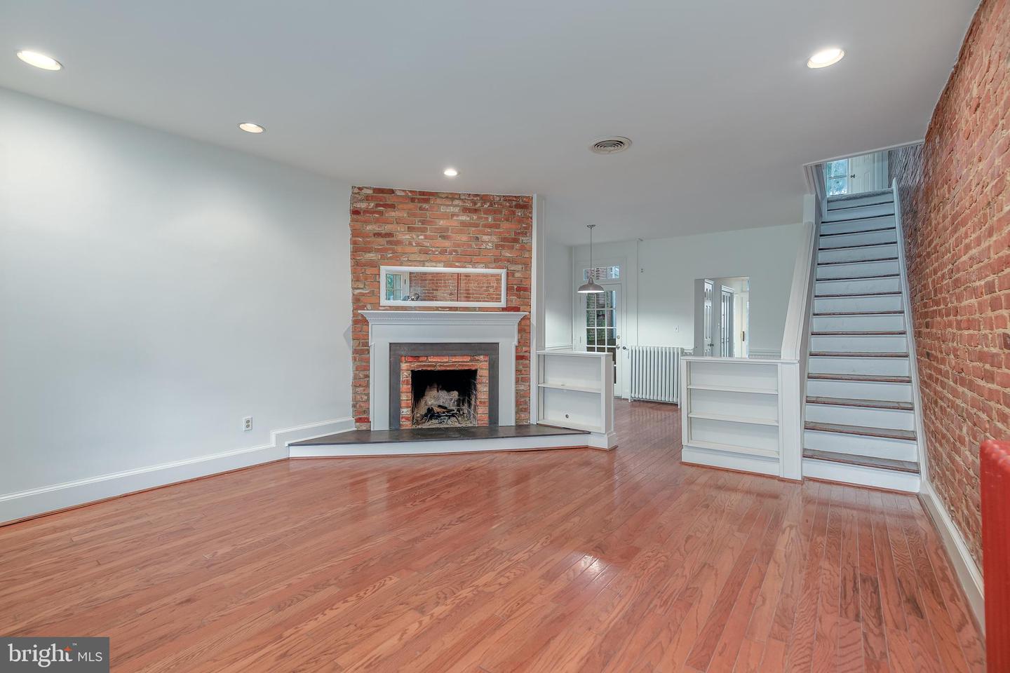 323 14TH ST NE, WASHINGTON, District Of Columbia 20002, 3 Bedrooms Bedrooms, ,1 BathroomBathrooms,Residential,For sale,323 14TH ST NE,DCDC2211528 MLS # DCDC2211528