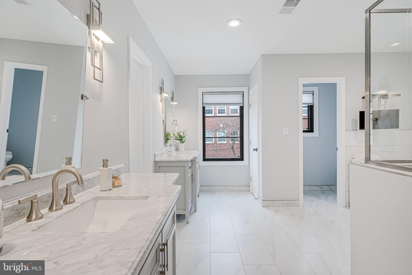 729 N BARTON ST, ARLINGTON, Virginia 22201, 6 Bedrooms Bedrooms, ,5 BathroomsBathrooms,Residential,For sale,729 N BARTON ST,VAAR2061198 MLS # VAAR2061198