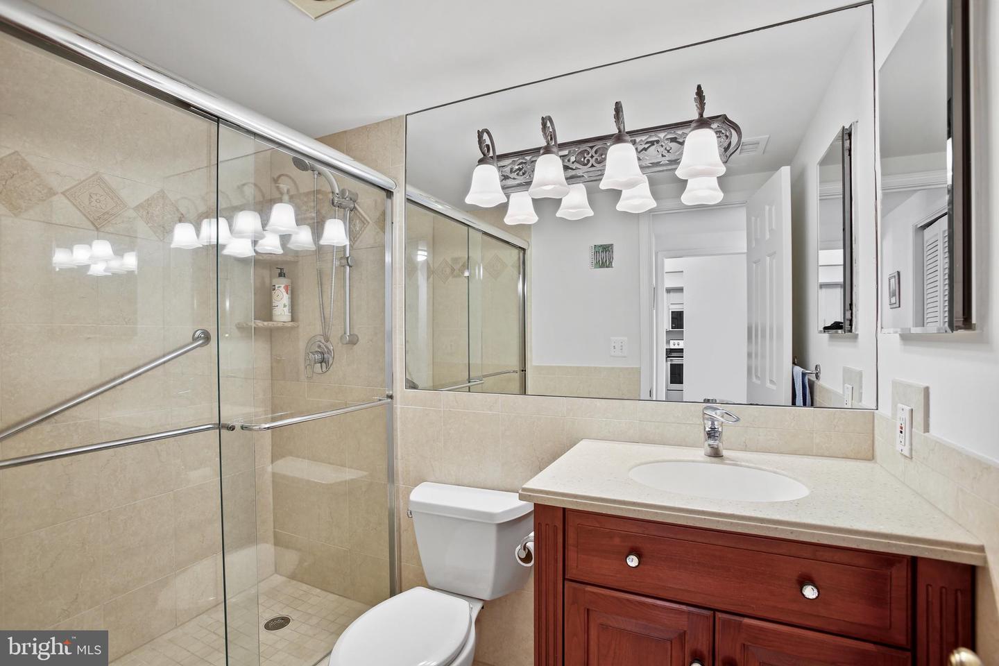800 S SAINT ASAPH ST #403, ALEXANDRIA, Virginia 22314, 1 Bedroom Bedrooms, ,1 BathroomBathrooms,Residential,For sale,800 S SAINT ASAPH ST #403,VAAX2047712 MLS # VAAX2047712