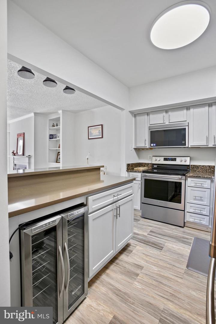 800 S SAINT ASAPH ST #403, ALEXANDRIA, Virginia 22314, 1 Bedroom Bedrooms, ,1 BathroomBathrooms,Residential,For sale,800 S SAINT ASAPH ST #403,VAAX2047712 MLS # VAAX2047712