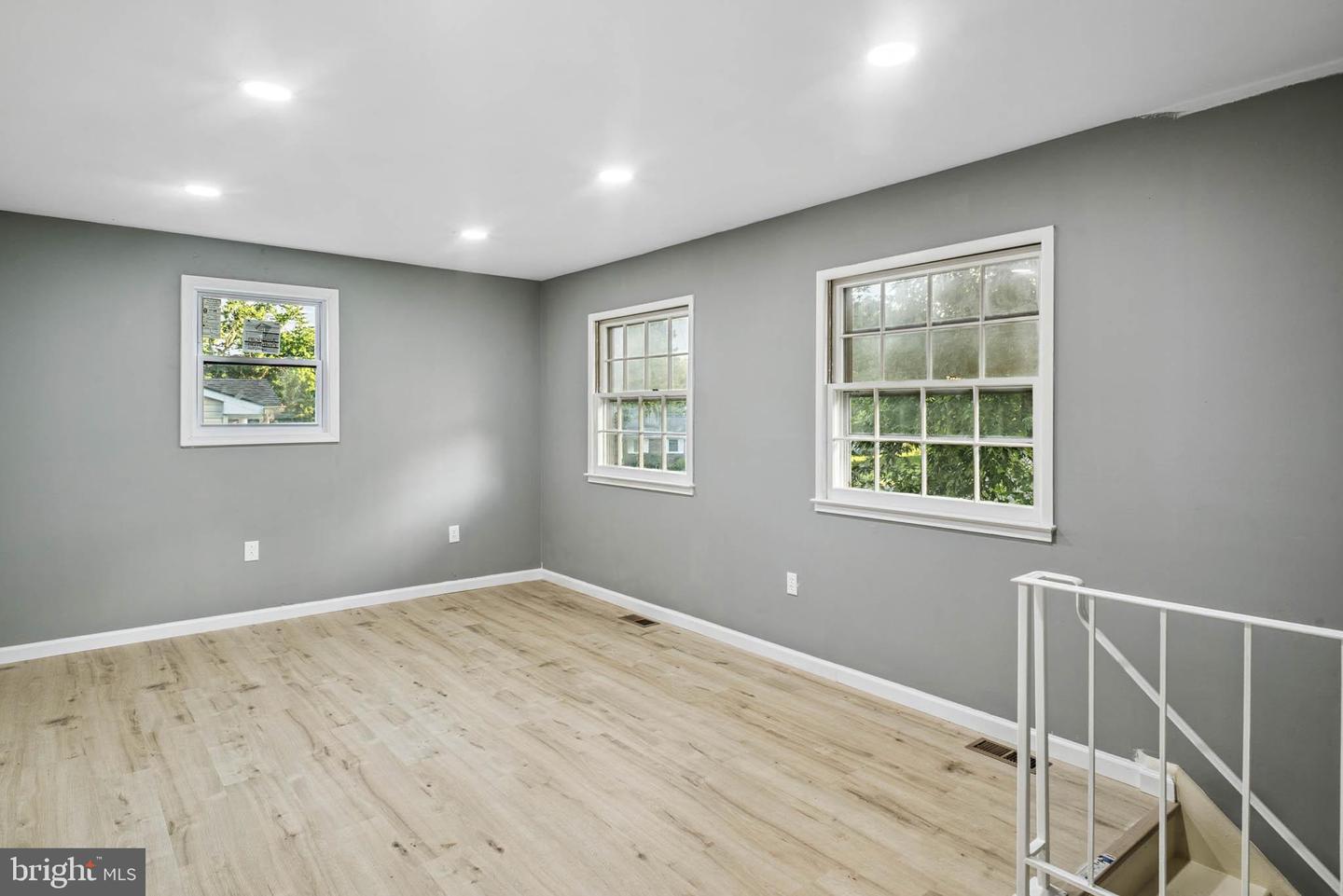 4307 KENWOOD DR, WOODBRIDGE, Virginia 22193, 4 Bedrooms Bedrooms, ,2 BathroomsBathrooms,Residential,For sale,4307 KENWOOD DR,VAPW2099730 MLS # VAPW2099730