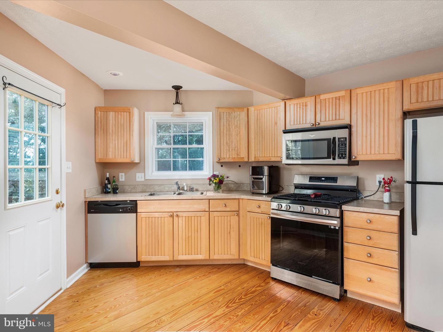 139 MAPLE AVE, MOUNT JACKSON, Virginia 22842, 3 Bedrooms Bedrooms, ,2 BathroomsBathrooms,Residential,For sale,139 MAPLE AVE,VASH2012062 MLS # VASH2012062
