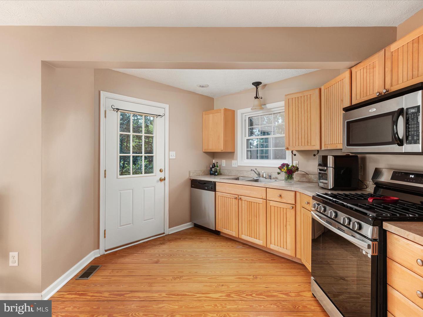 139 MAPLE AVE, MOUNT JACKSON, Virginia 22842, 3 Bedrooms Bedrooms, ,2 BathroomsBathrooms,Residential,For sale,139 MAPLE AVE,VASH2012062 MLS # VASH2012062