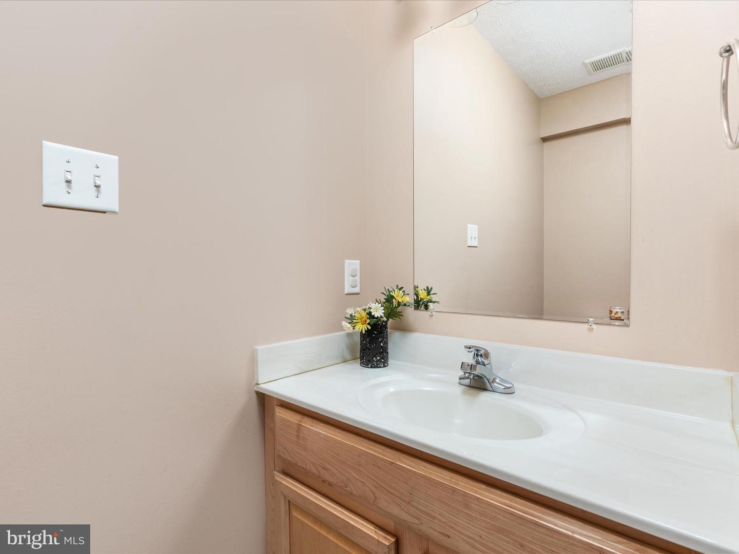 139 MAPLE AVE, MOUNT JACKSON, Virginia 22842, 3 Bedrooms Bedrooms, ,2 BathroomsBathrooms,Residential,For sale,139 MAPLE AVE,VASH2012062 MLS # VASH2012062