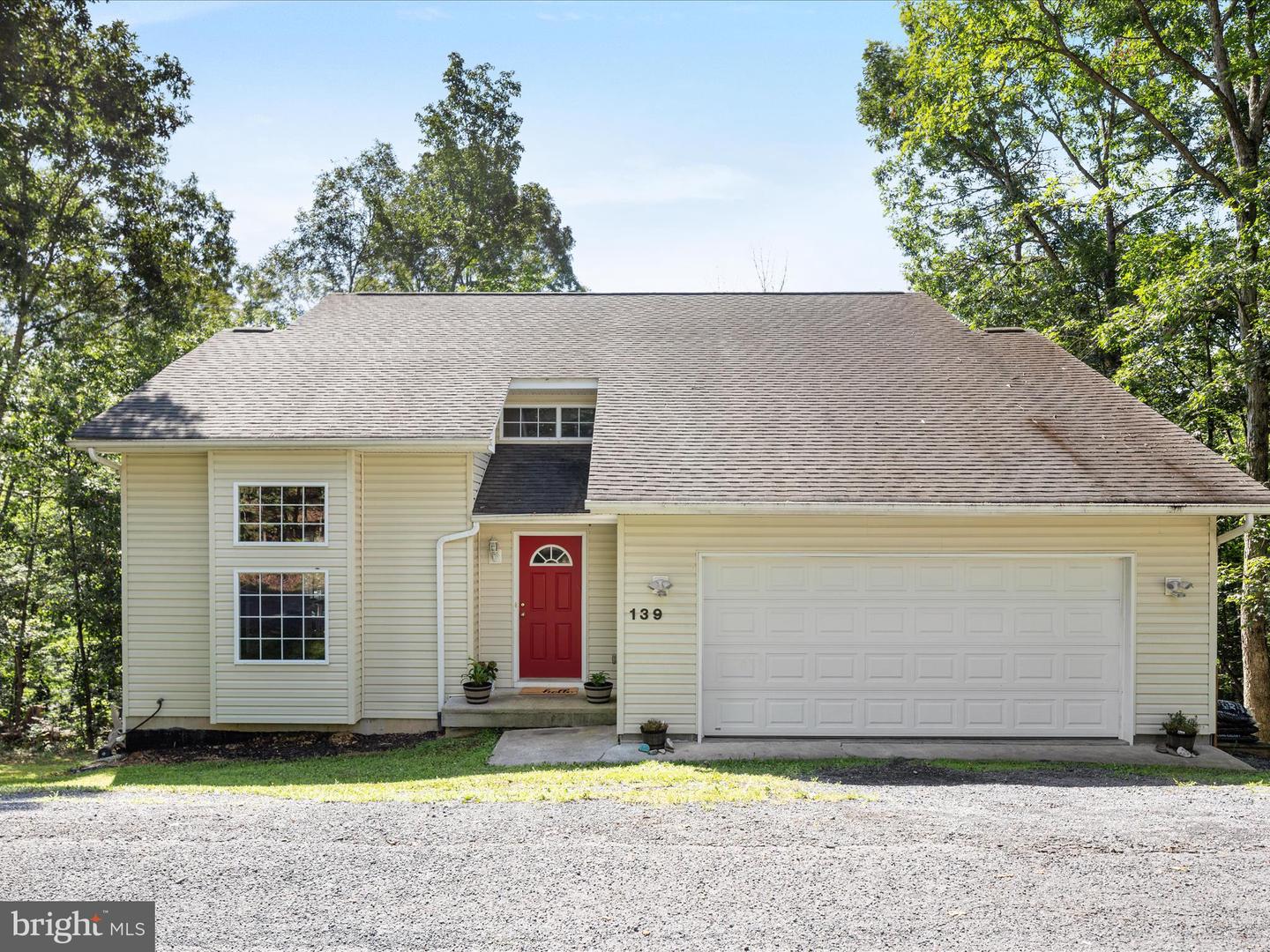 139 MAPLE AVE, MOUNT JACKSON, Virginia 22842, 3 Bedrooms Bedrooms, ,2 BathroomsBathrooms,Residential,For sale,139 MAPLE AVE,VASH2012062 MLS # VASH2012062