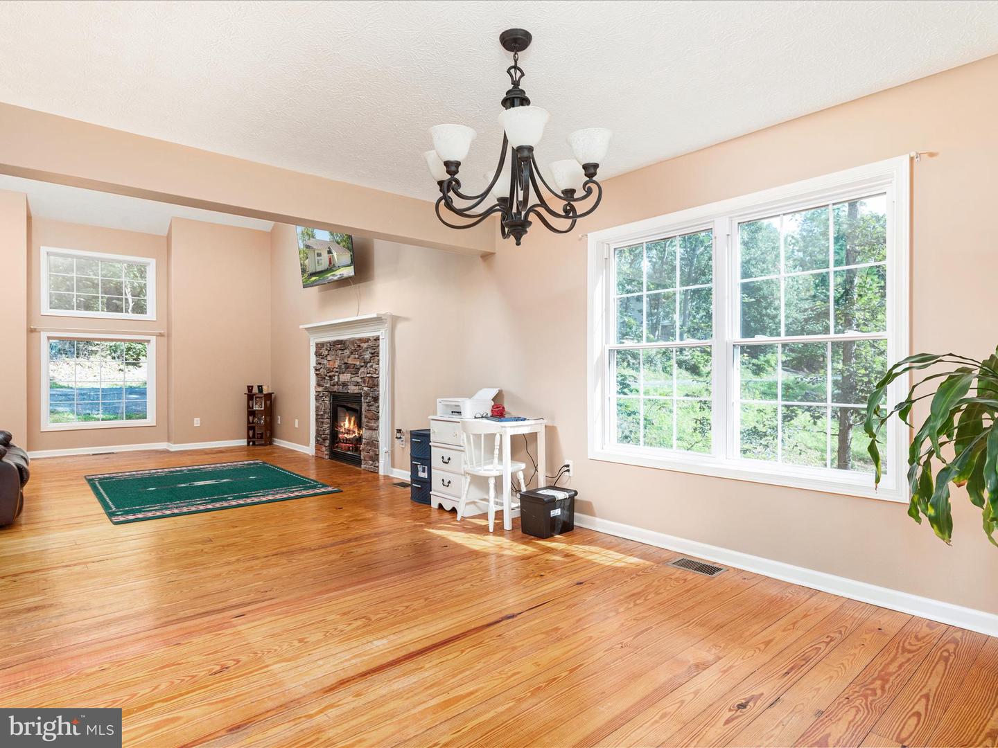 139 MAPLE AVE, MOUNT JACKSON, Virginia 22842, 3 Bedrooms Bedrooms, ,2 BathroomsBathrooms,Residential,For sale,139 MAPLE AVE,VASH2012062 MLS # VASH2012062