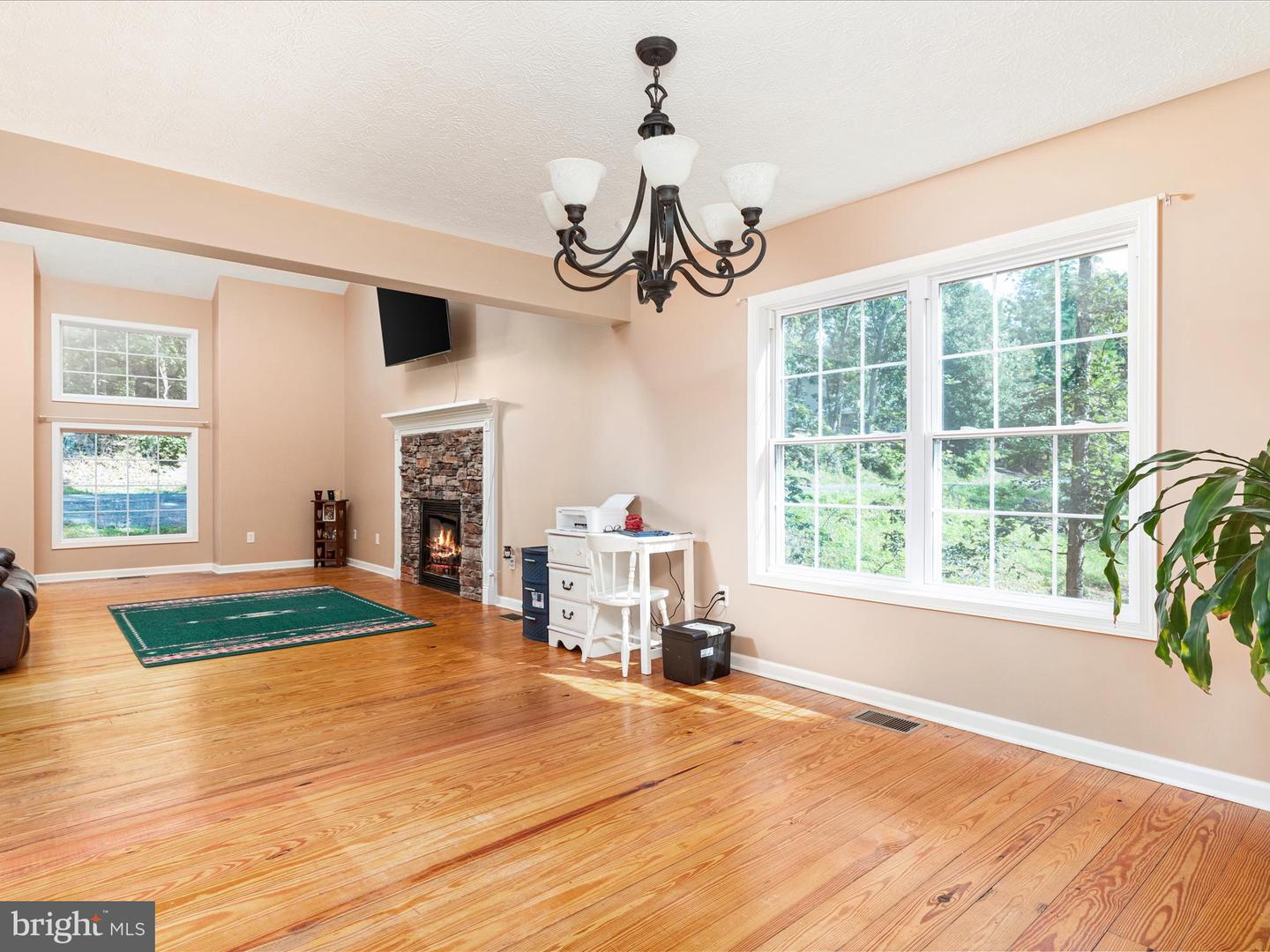 139 MAPLE AVE, MOUNT JACKSON, Virginia 22842, 3 Bedrooms Bedrooms, ,2 BathroomsBathrooms,Residential,For sale,139 MAPLE AVE,VASH2012062 MLS # VASH2012062