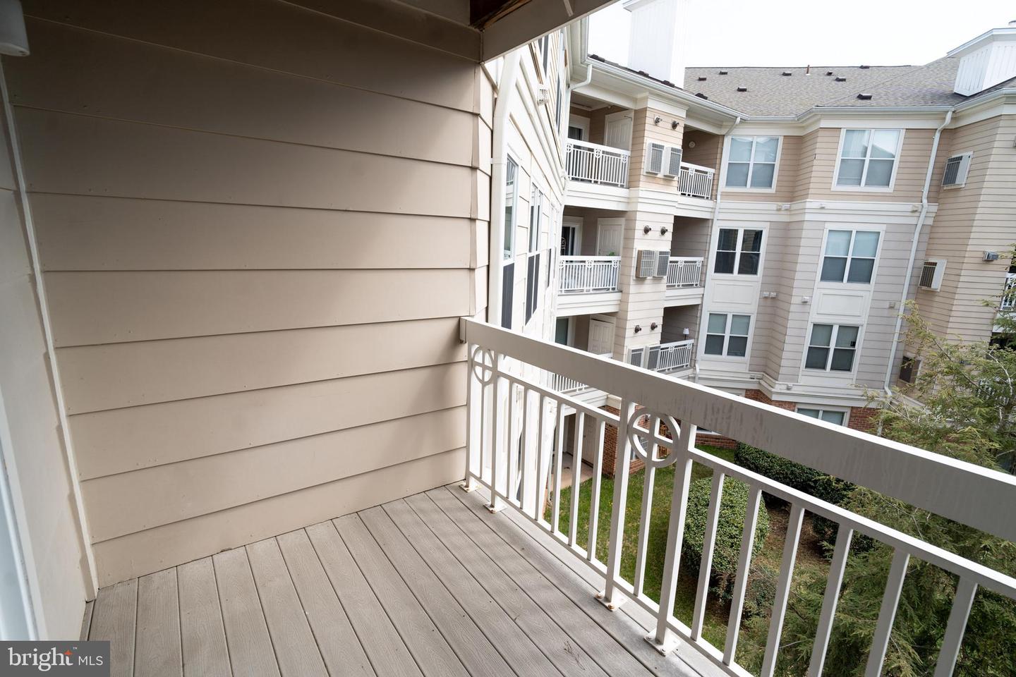 2204 WESTCOURT LN #311, HERNDON, Virginia 20170, 2 Bedrooms Bedrooms, 5 Rooms Rooms,1 BathroomBathrooms,Residential,For sale,2204 WESTCOURT LN #311,VAFX2230150 MLS # VAFX2230150