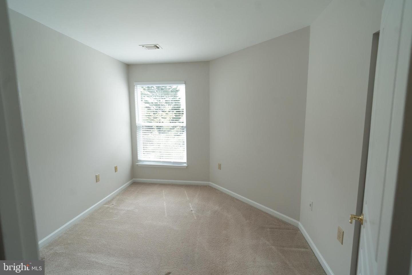 2204 WESTCOURT LN #311, HERNDON, Virginia 20170, 2 Bedrooms Bedrooms, 5 Rooms Rooms,1 BathroomBathrooms,Residential,For sale,2204 WESTCOURT LN #311,VAFX2230150 MLS # VAFX2230150