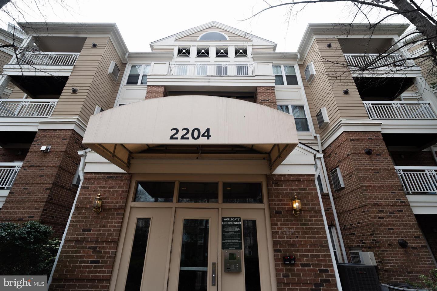 2204 WESTCOURT LN #311, HERNDON, Virginia 20170, 2 Bedrooms Bedrooms, 5 Rooms Rooms,1 BathroomBathrooms,Residential,For sale,2204 WESTCOURT LN #311,VAFX2230150 MLS # VAFX2230150