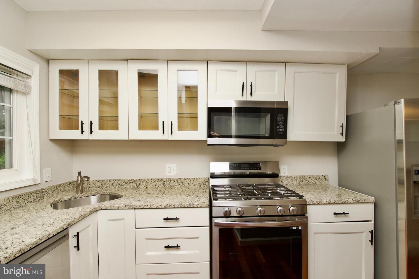 3106 RAVENSWORTH PL, ALEXANDRIA, Virginia 22302, 2 Bedrooms Bedrooms, ,1 BathroomBathrooms,Residential,For sale,3106 RAVENSWORTH PL,VAAX2043340 MLS # VAAX2043340