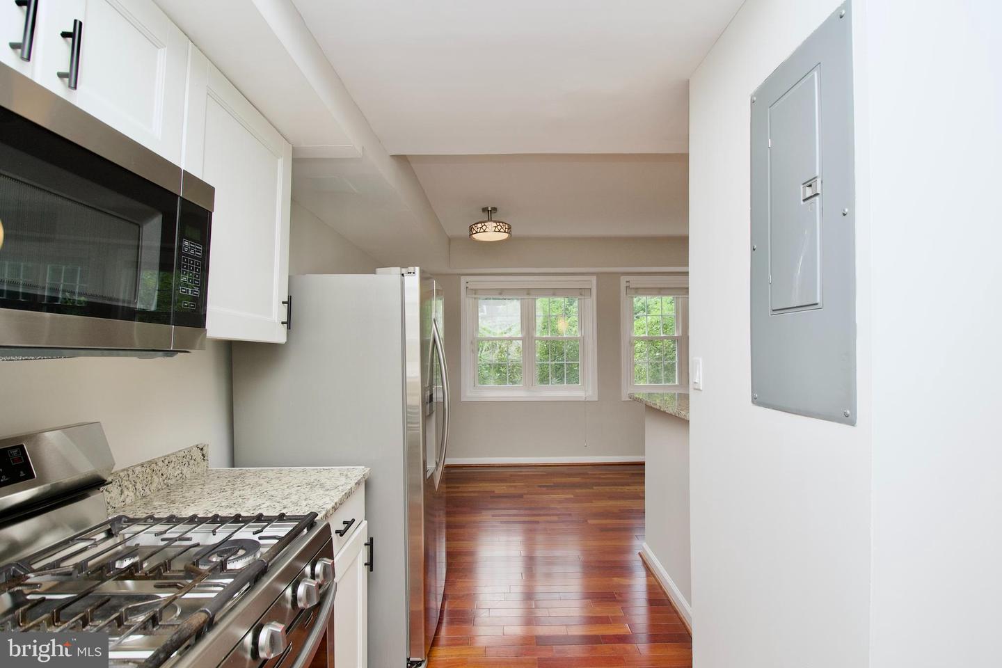 3106 RAVENSWORTH PL, ALEXANDRIA, Virginia 22302, 2 Bedrooms Bedrooms, ,1 BathroomBathrooms,Residential,For sale,3106 RAVENSWORTH PL,VAAX2043340 MLS # VAAX2043340